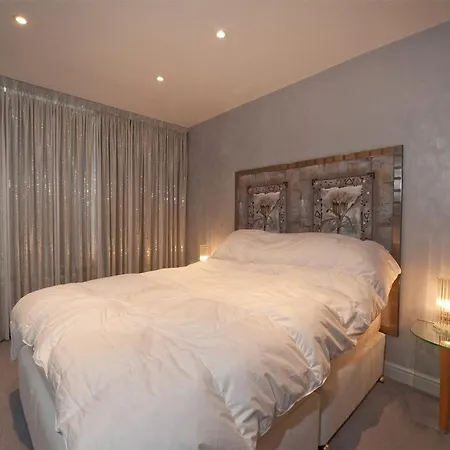2 Bed In Hh073 *
